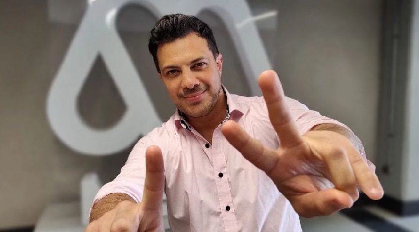  Luego de 12 años en Mega: Simón Oliveros confirmó su salida de la estación